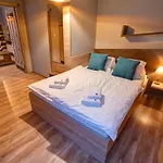 Apartament Tri Studnicky