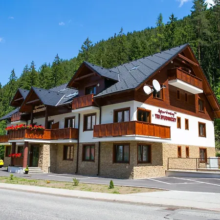 Tri Studnicky Апартаменты *