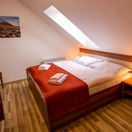 Apartment Tri Studnicky *
