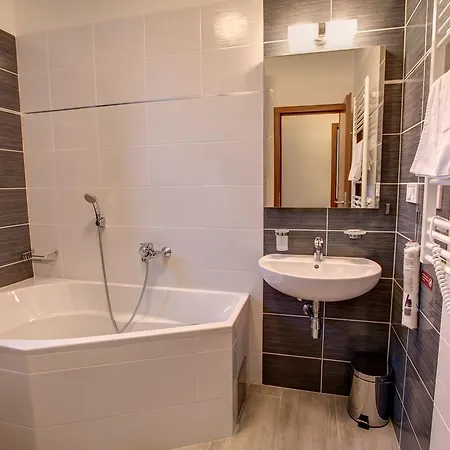 Tri Studnicky Apartment *