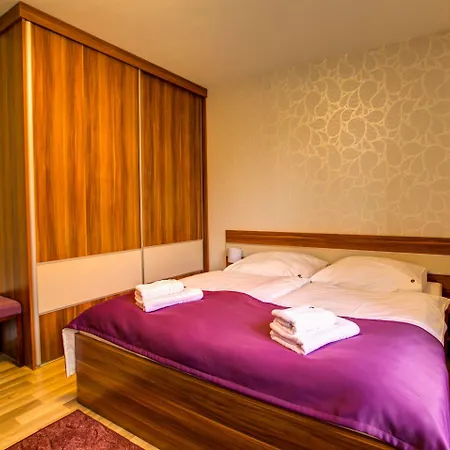 Tri Studnicky 데마노브스카돌리나