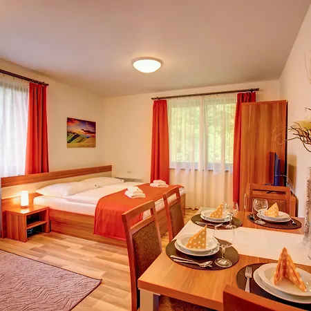 아파트 Tri Studnicky 데마노브스카돌리나