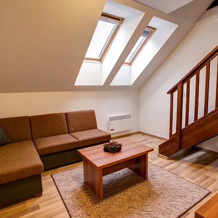 Apartman Tri Studničky Deménvölgy