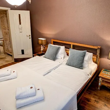 Apartment Tri Studnicky *